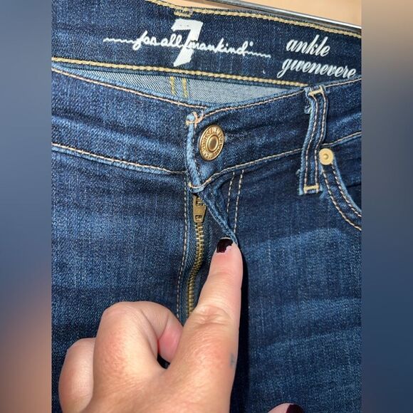 7 for All Mankind Size 29 Distressed Ankle Guenevere Cropped Jeans - Picture 3 of 8